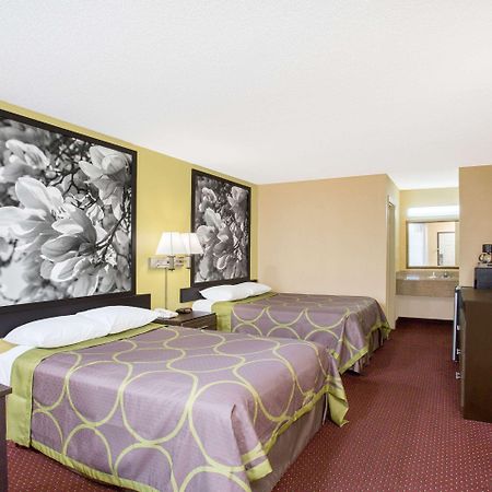 Super 8 By Wyndham Sumter Motel Exterior photo